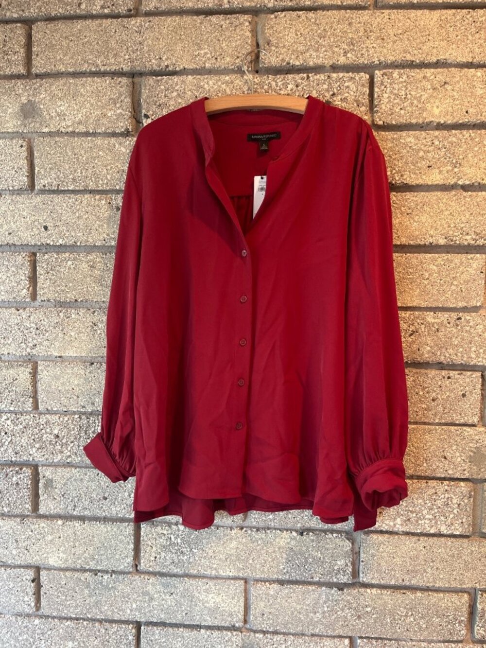 Banana Republic Womens Button-Down Red Blouse Size L Flowy Long Sleeve With Elas